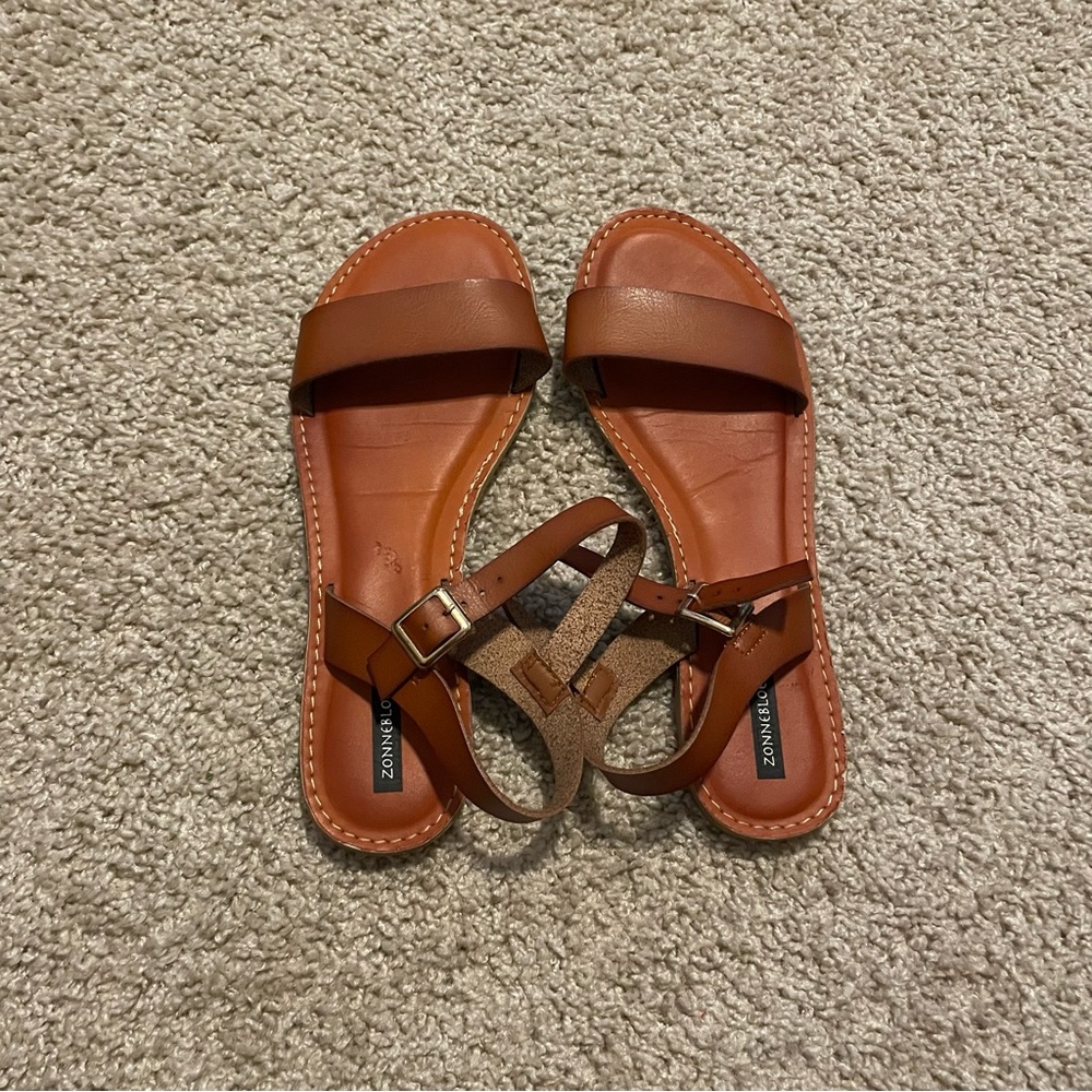Sandals size 9